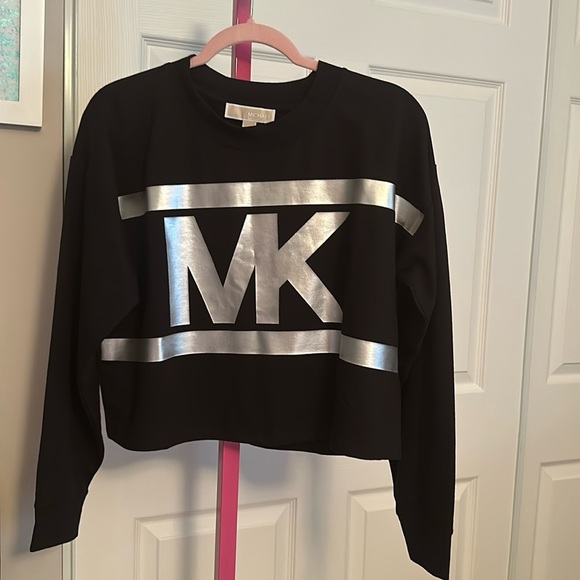 Michael Kors Crop tee Medium NWT - Picture 2 of 6